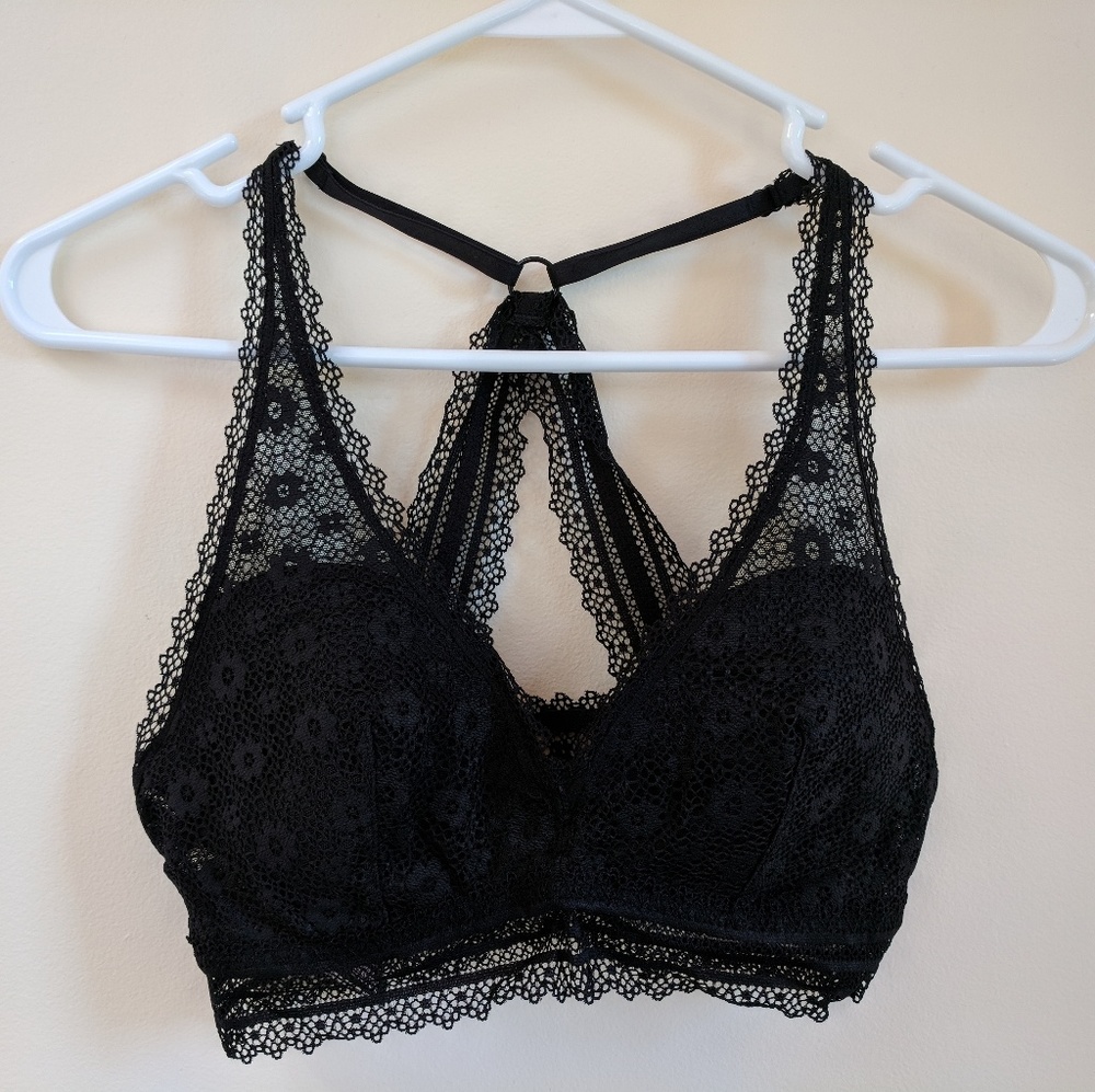 Lot of 2 Victoria's Secret bralettes. NEW